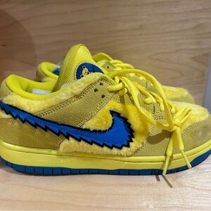 Nike SB Low Dunk Grateful Dead bears opi yellow and blue shoes